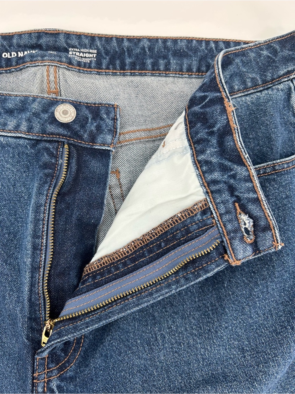 NWT Old Navy Extra High-Waisted Studded Straight Jeans in Studded Medium Wash - Picture 9 of 11